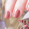 Le Vernis au Silicium Bois de rose pour protéger les ongles des UV pendant la chimio - MÊME Cosmetics