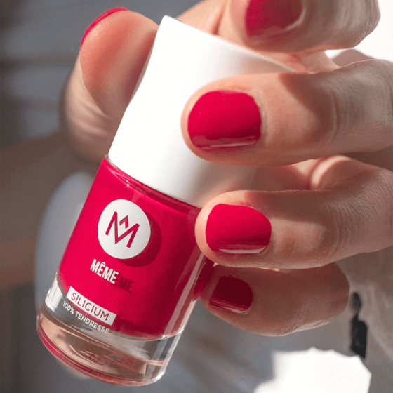 Le Vernis à ongles au Silicium framboise pour les ongles fragilisés - MÊME Cosmetics