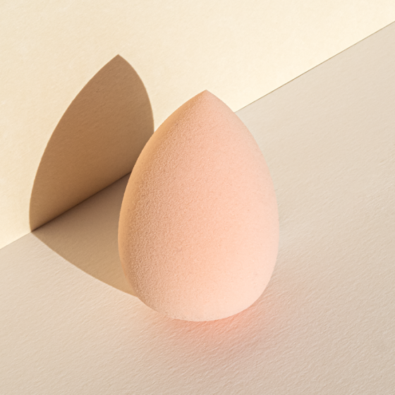 The Make-up sponge is the best way to apply your BB cream on your face - MÊME Cosmetics