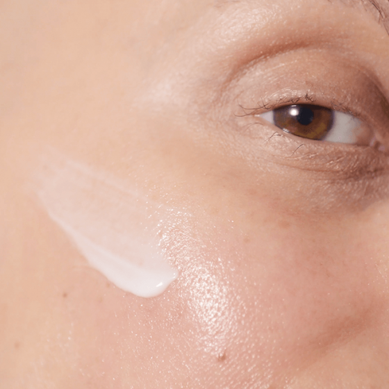 La crème pour le visage lutte contre les rougeurs et les tiraillements de votre peau - MÊME Cosmetics