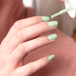 Mint green silicon nail polish protects from UV rays - MÊME Cosmetics