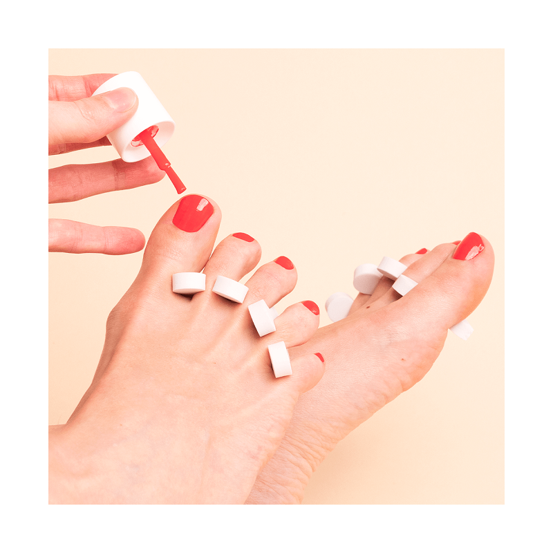 Toe separator to spread your toes and facilitate the application of nail polish - MÊME Cosmetics