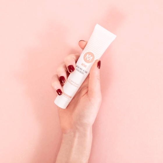 La Pommade démaquillante nettoie et retire toute trace de maquillage sans dessécher votre peau - MÊME Cosmetics