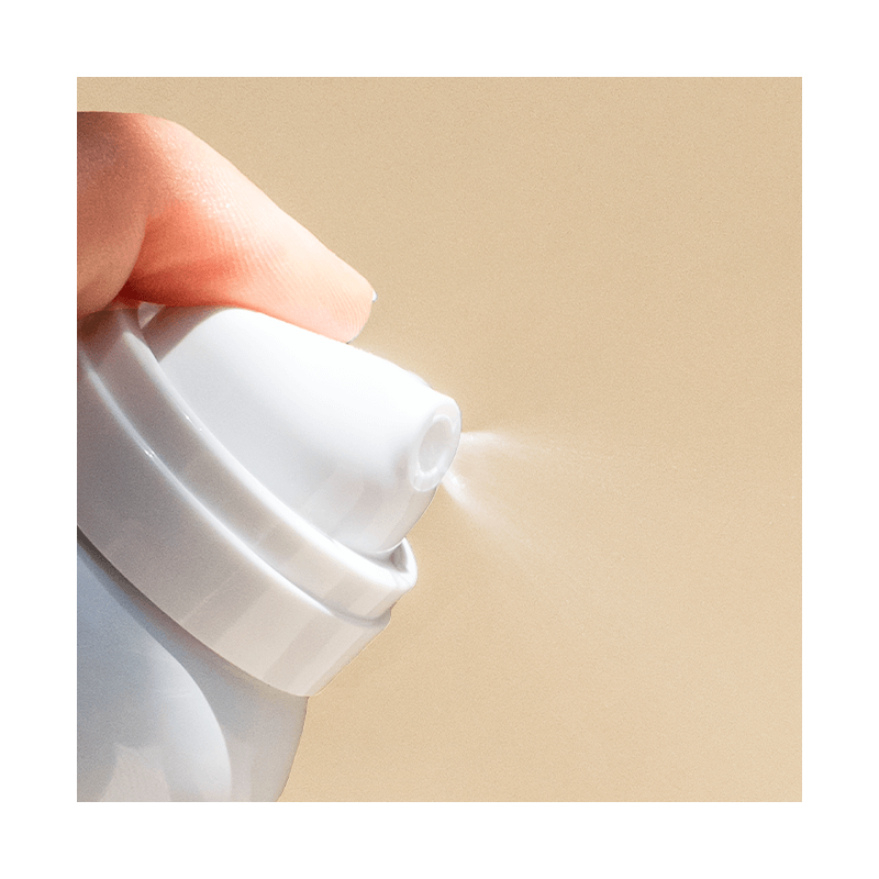 L'Eau de soin améliore la fonction barrière cutanée et unifie votre teint - MÊME Cosmetics