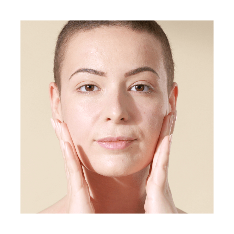 Eau de soin illumine et unifie le teint - MÊME Cosmetics