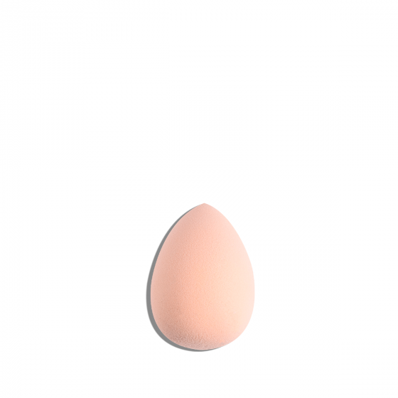 The Beauty blender helps applying your fondation and covering imperfections - MÊME Cosmetics