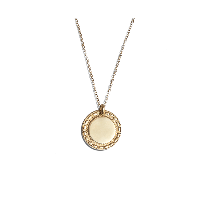 Collier dorés à l’or fin 18 carats Philippine de la marque Emma & Chloé offert dès 70€ d'achats - MÊME Cosmetics