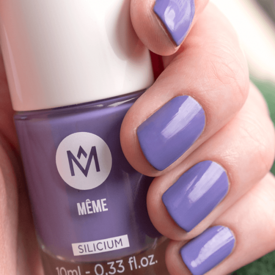 vernis à ongles bleu violet - MÊME Cosmetics