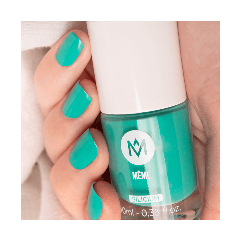 vernis à ongles bleu turquoise - MÊME Cosmetics