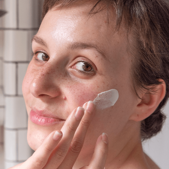 La crème visage hydrate et nourrie votre peau sensible et atopique - MÊME Cosmetics
