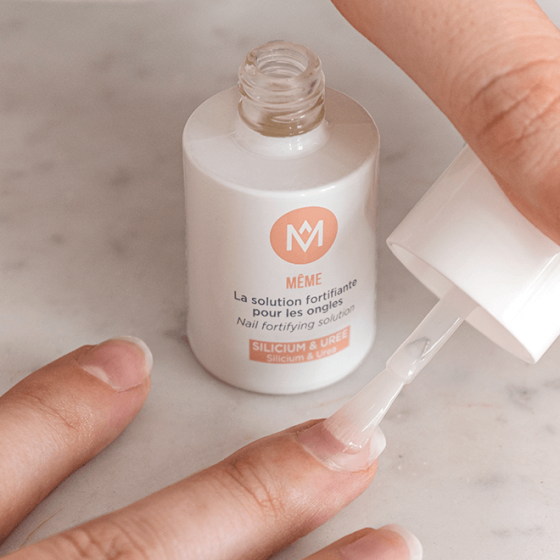 The fortifying solution takes care of your nails weakened by treatments - MÊME Cosmetics