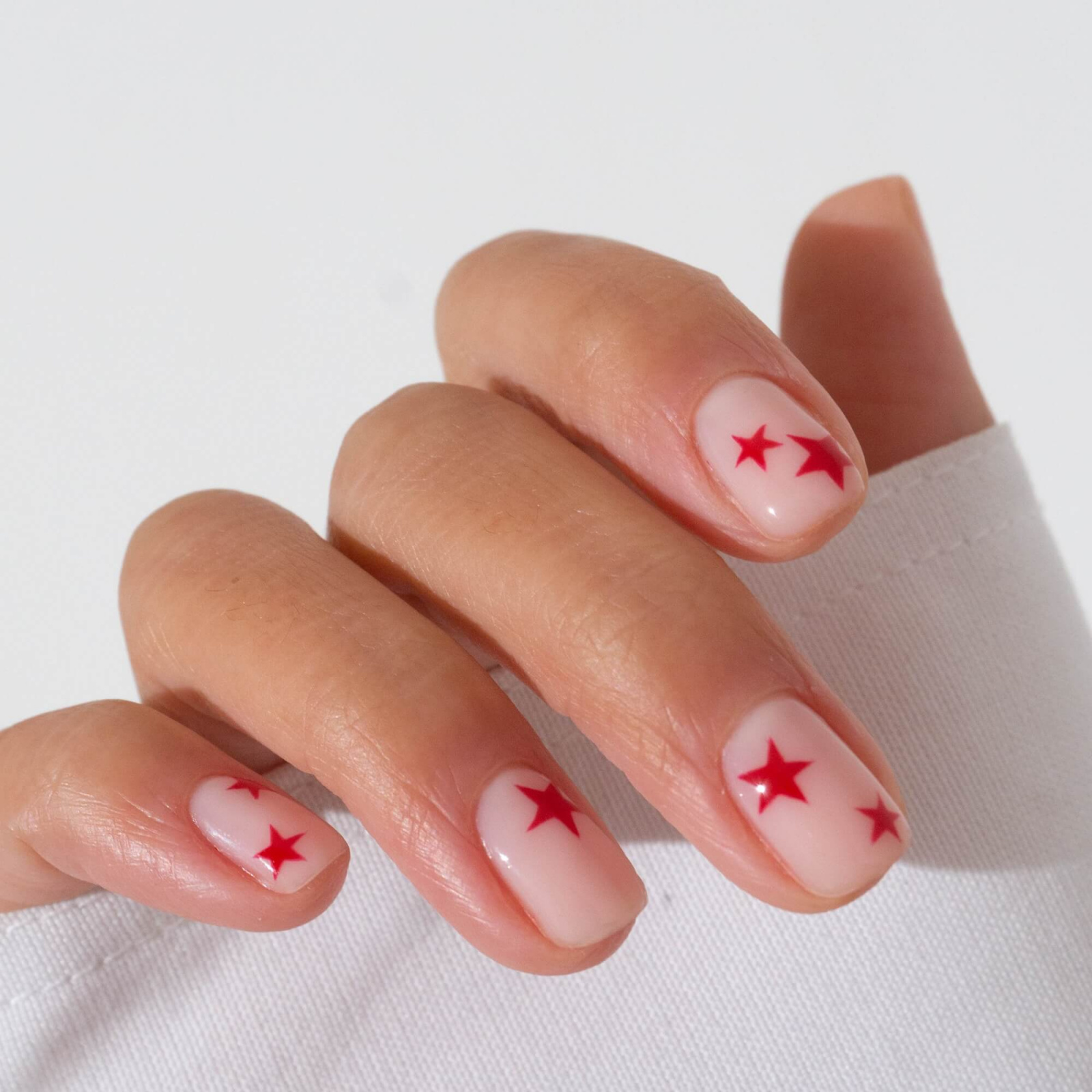 vernis à ongles au silicium rouge