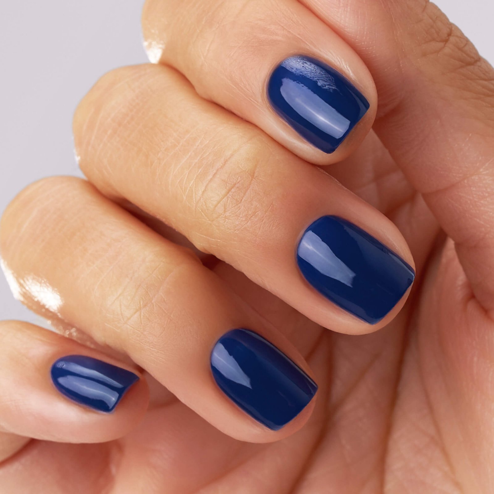 manucure bleu foncé - MÊME Cosmetics