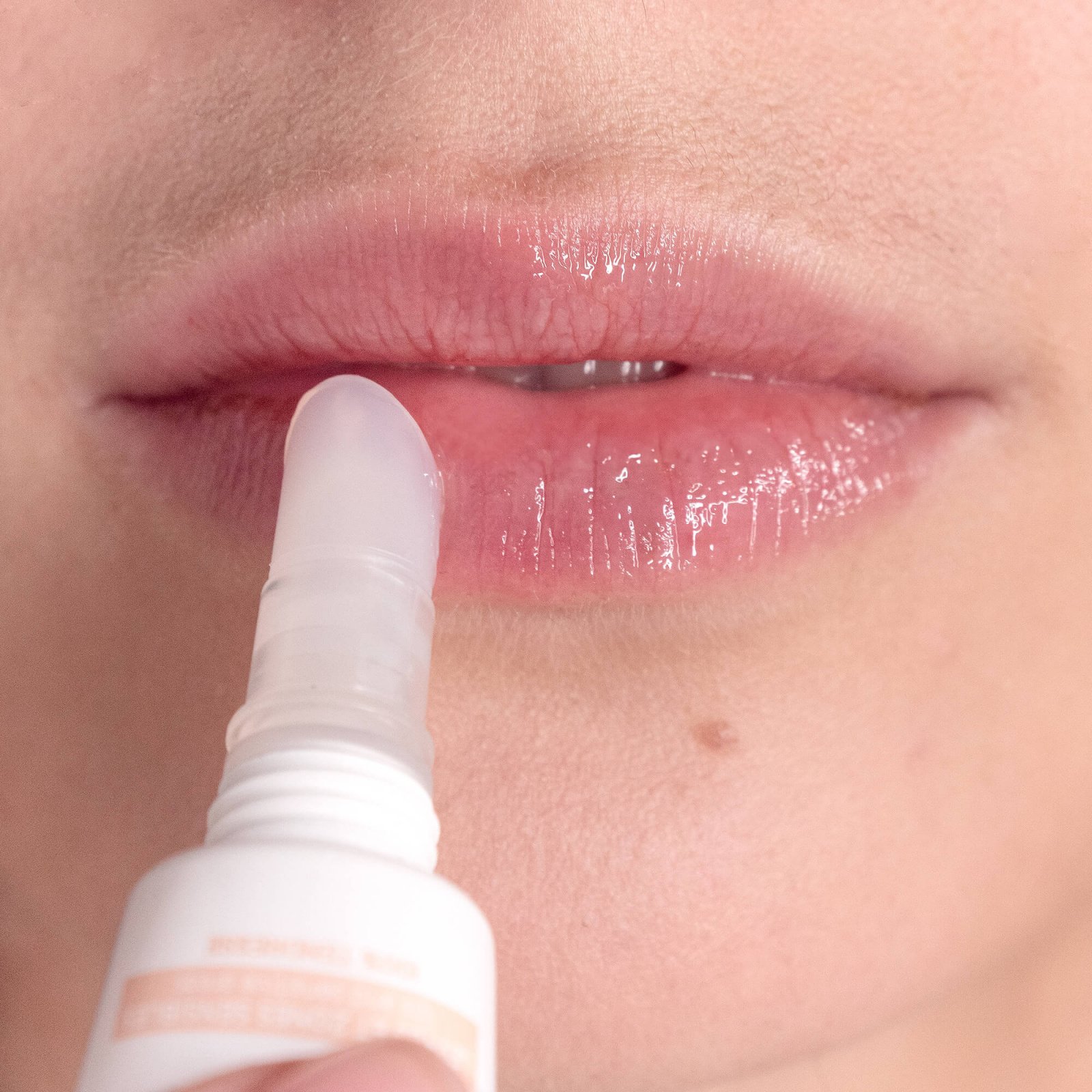 Dry lips treatment for moisturizing - MÊME Cosmetics