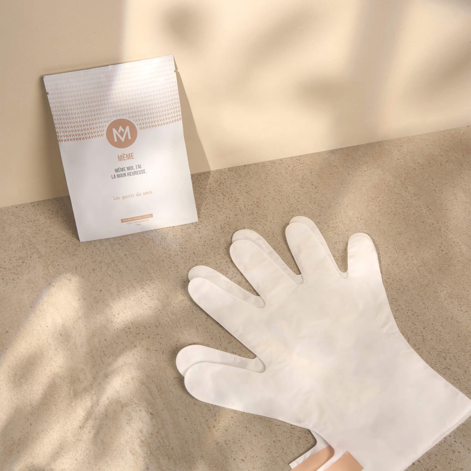 Moisturising gloves