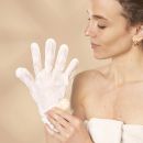Moisturising gloves