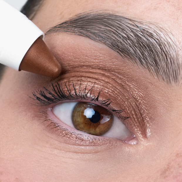 Bronze brown eyeshadow