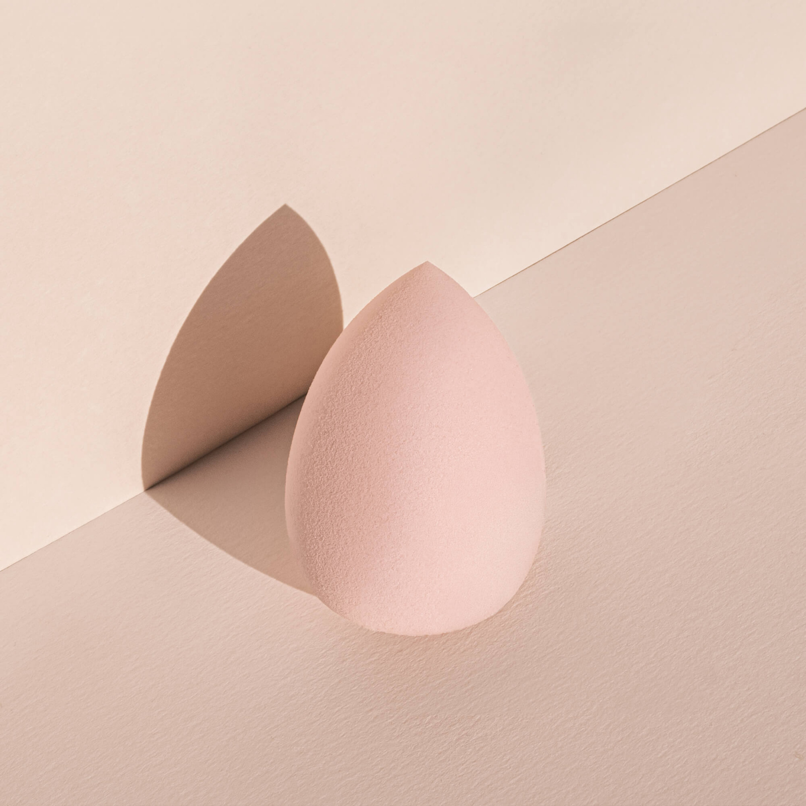 Make-up sponge to apply BB cream - MÊME Cosmetics
