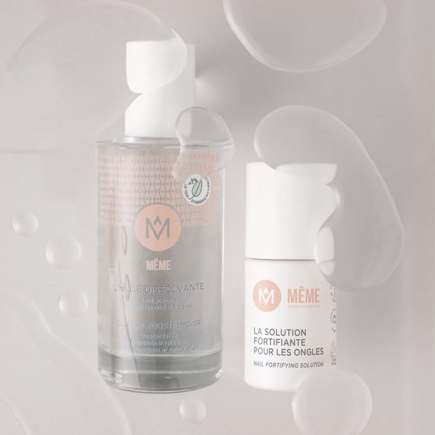 La solution fortifiante et l'huile dissolvante prennent soin de vos ongles fragilisés par les traitements - MÊME Cosmetics