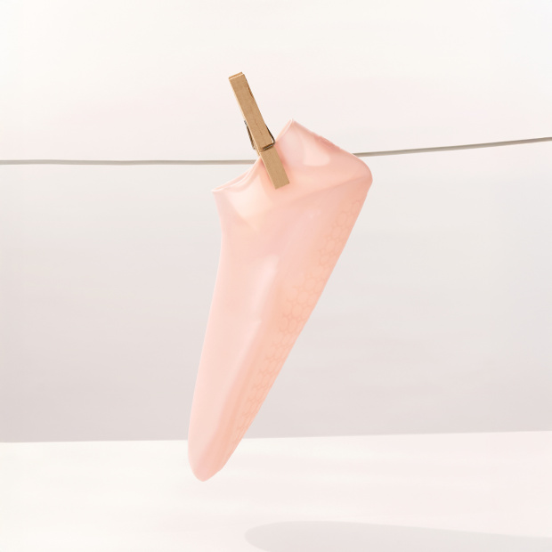 Moisture-boosting reusable socks - MÊME Cosmetics