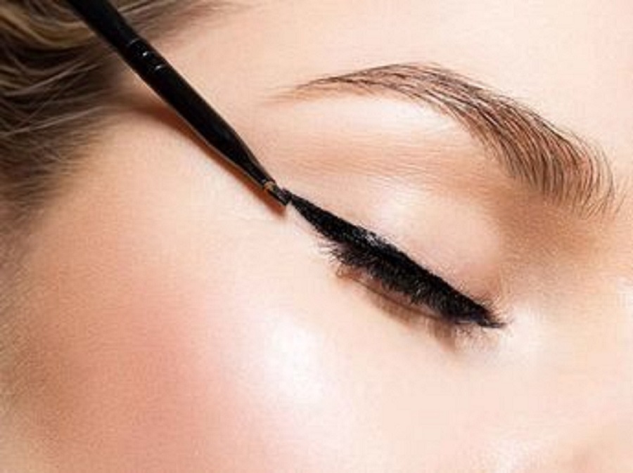 quelles-erreurs-ne-pas-commettre-avec-un-eye-liner