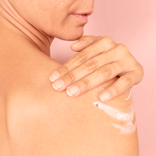 Tuto : Comment hydrater ma peau fragilisée avec la crème pour le Corps MÊME