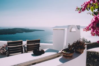 Vacances et traitements anticancéreux : tous nos conseils pour partir sereinement !
