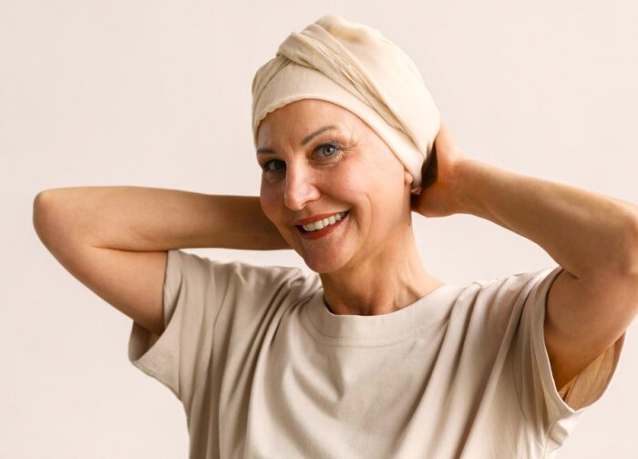 3 manières de nouer votre foulard pendant la chimio !