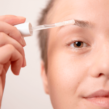 Les secrets des cils et des sourcils ou comment les rendre plus denses et plus forts !