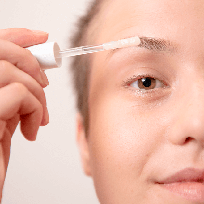 Sérum revitalisant pour les cils et les sourcils