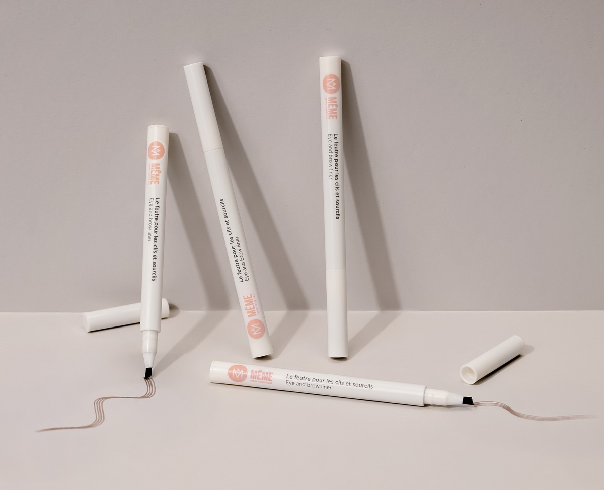 Le feutre à sourcils Même cosmetics