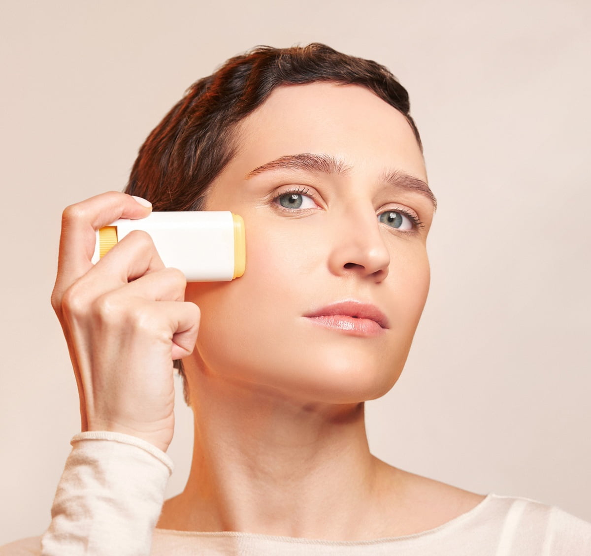 La très haute protection solaire en format stick - MÊME Cosmetics