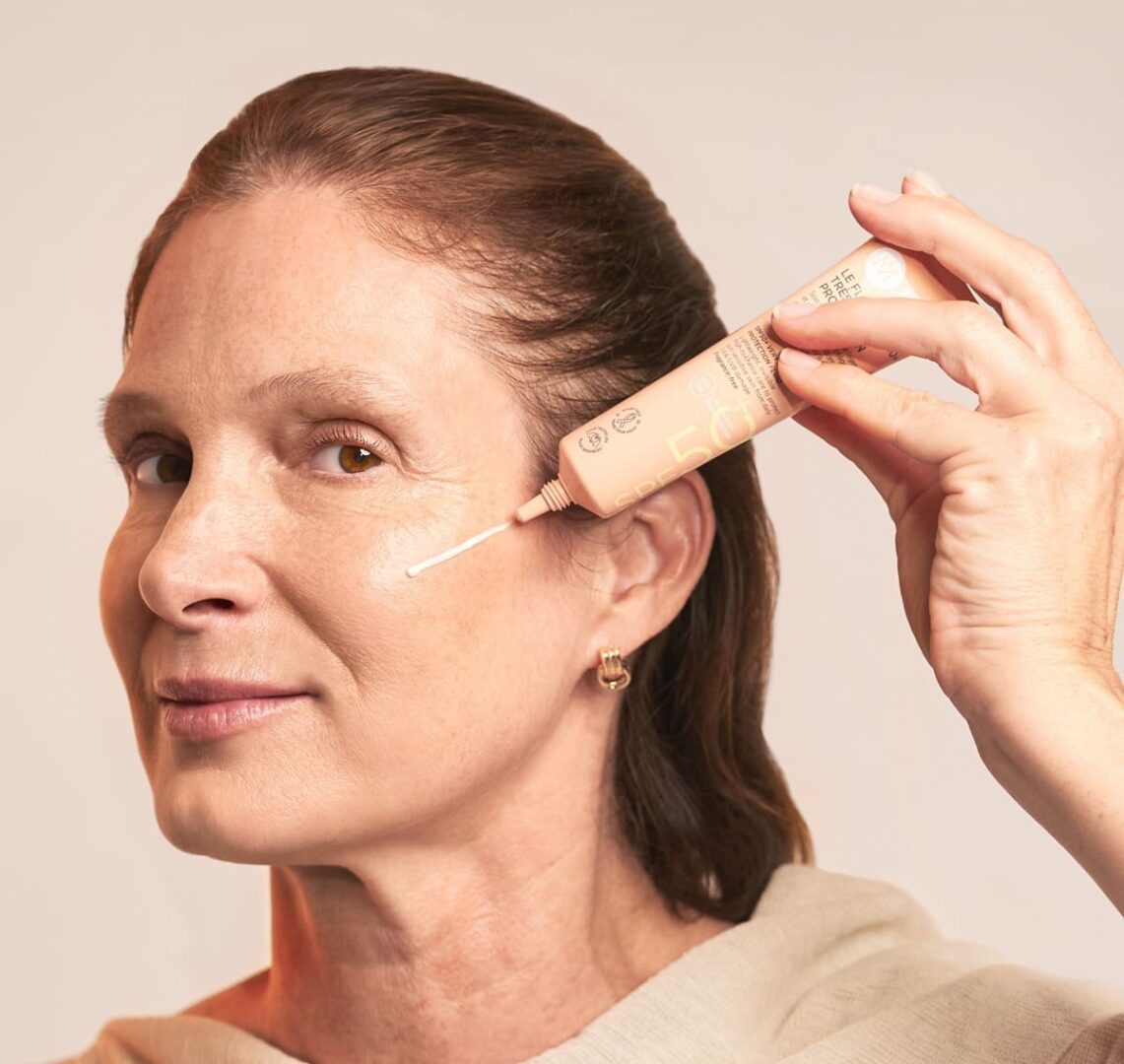 Fluide solaire pour le visage peaux sensibles - MÊME Cosmetics