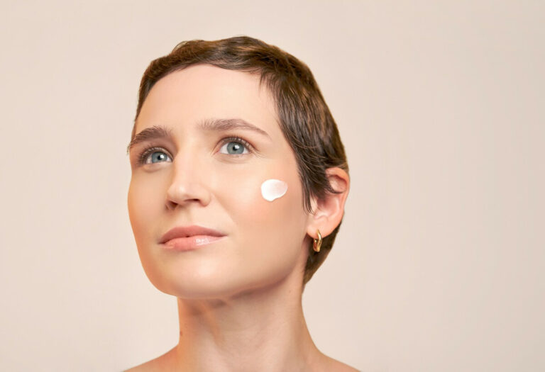 Protéger sa peau sensible du soleil - MÊME Cosmetics (1)