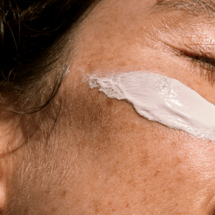 Crème solaire périmée : quels dangers et quand la remplacer ?