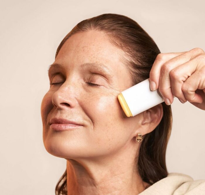 Différence entre SPF 30 et SPF 50 : ce que les chiffres cachent vraiment