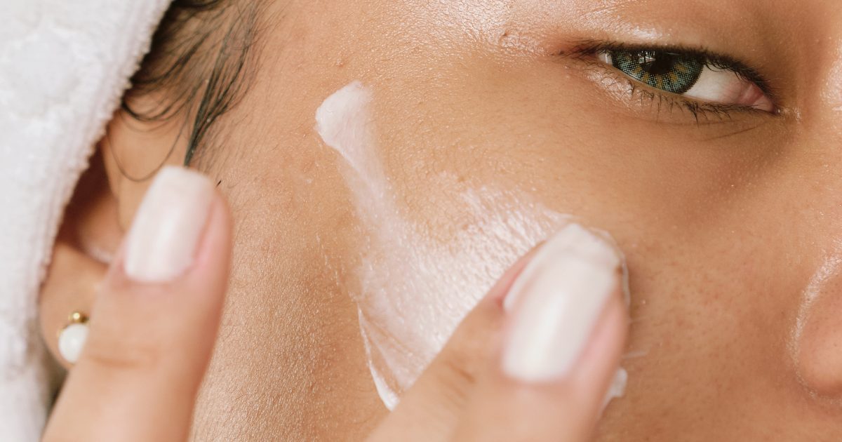 Peau-qui-tiraille-manque-confort-MEME-Cosmetics