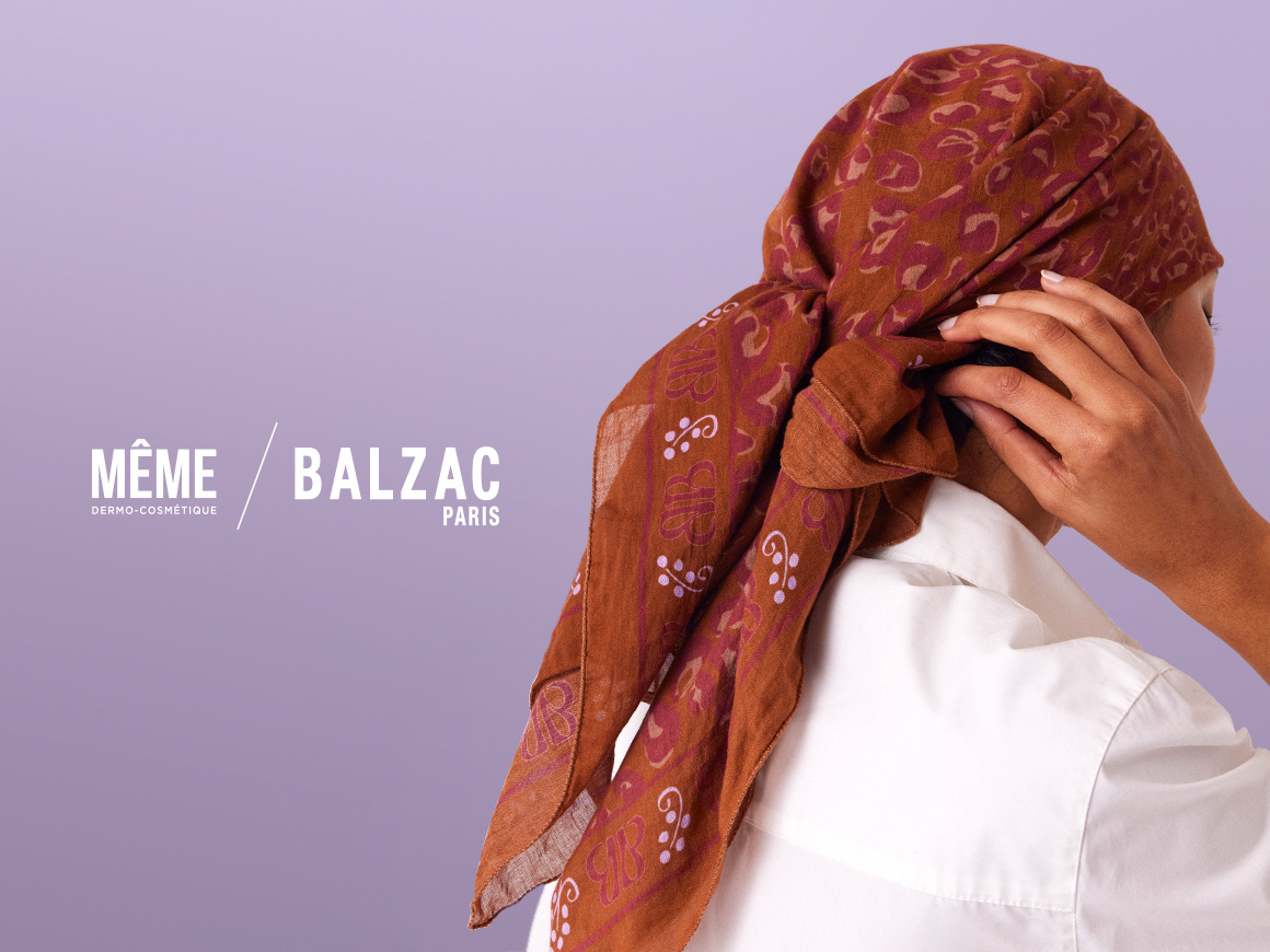 [A free solidarity scarf]