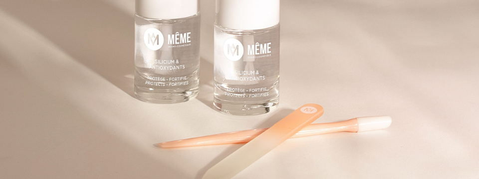<strong>Duo repousse-cuticules & lime à ongles offert</strong>