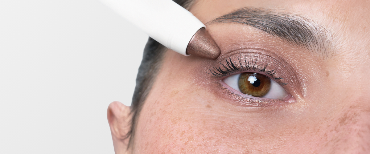 Eye makeup