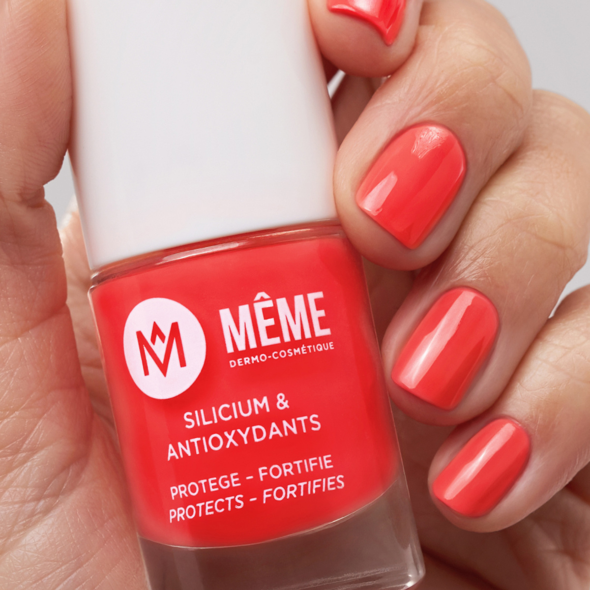 Coral silicon nail polish