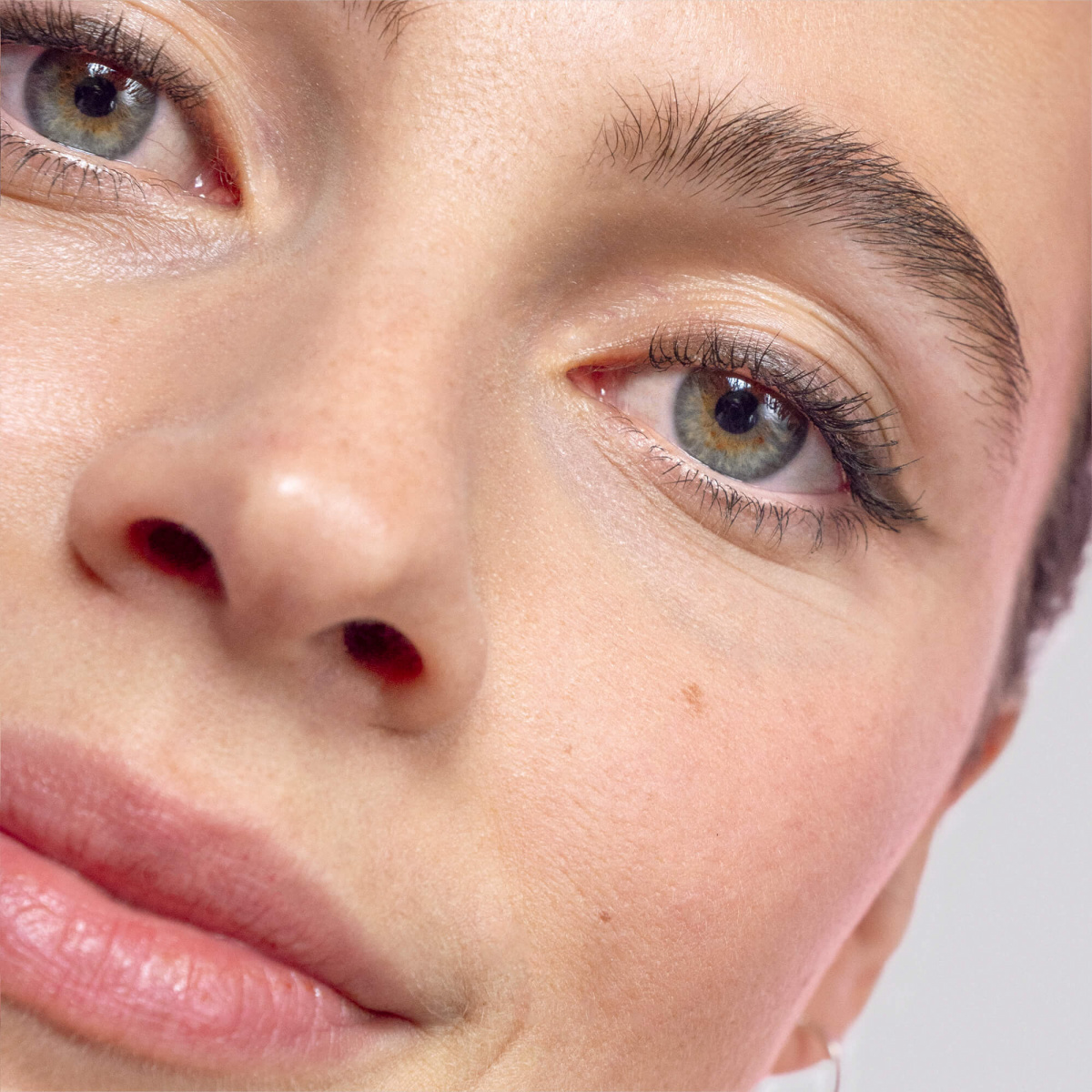 Makeup routine for sensitive eyes